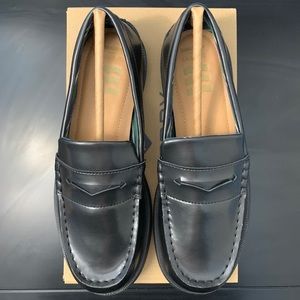 Sperry Colton Penny Loafer.